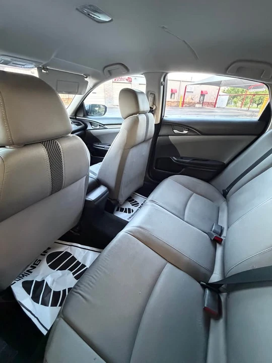 2016 Honda Civic 10th Gen - Image 10 of 14