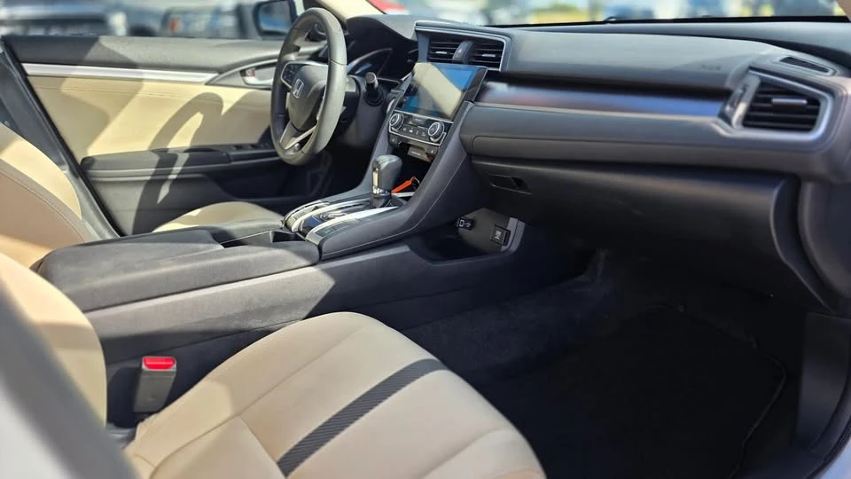 2016 Honda Civic 10th Gen - Image 5 of 7