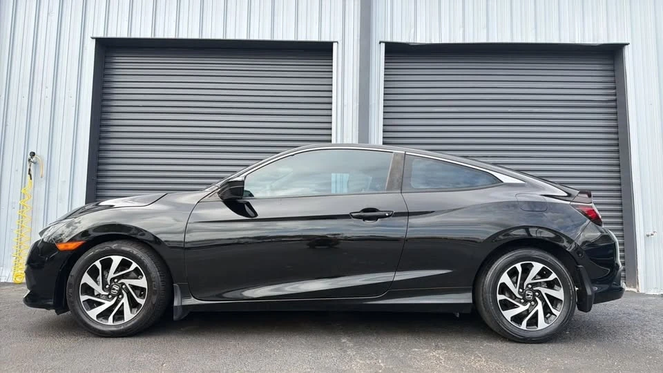 2016 Honda Civic 10th Gen - Image 4 of 19