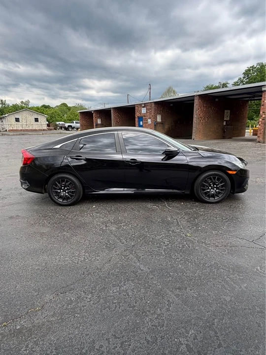 2016 Honda Civic 10th Gen - Image 11 of 16