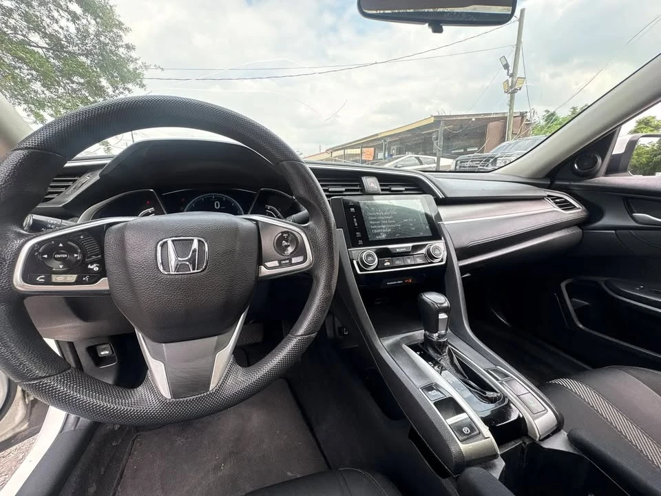 2016 Honda Civic 10th Gen - Image 5 of 8