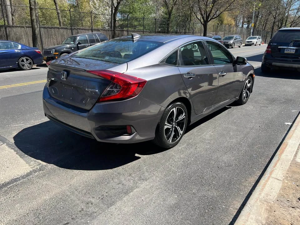 2016 Honda Civic 10th Gen - Image 5 of 9