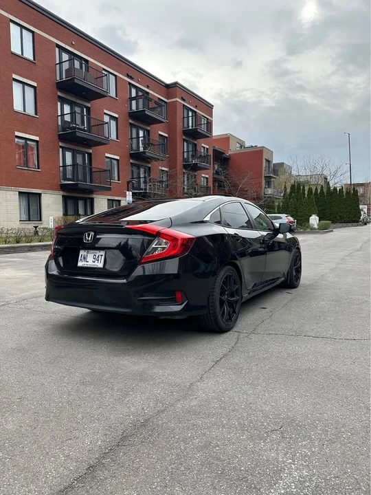 2016 Honda Civic 10th Gen - Image 5 of 17