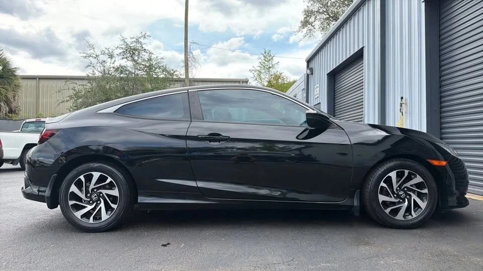 2016 Honda Civic 10th Gen - Image 8 of 11
