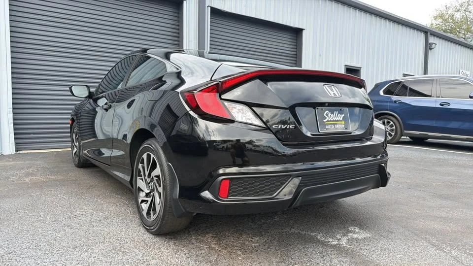 2016 Honda Civic 10th Gen - Image 5 of 11