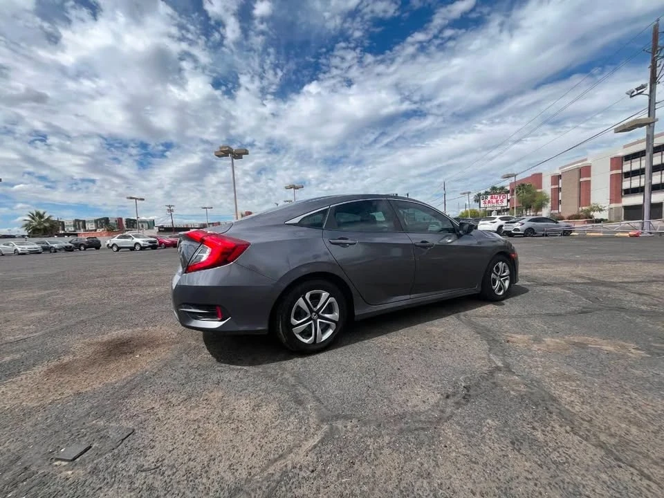 2016 Honda Civic 10th Gen - Image 18 of 19