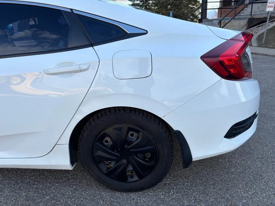 2016 Honda Civic 10th Gen - Image 10 of 20