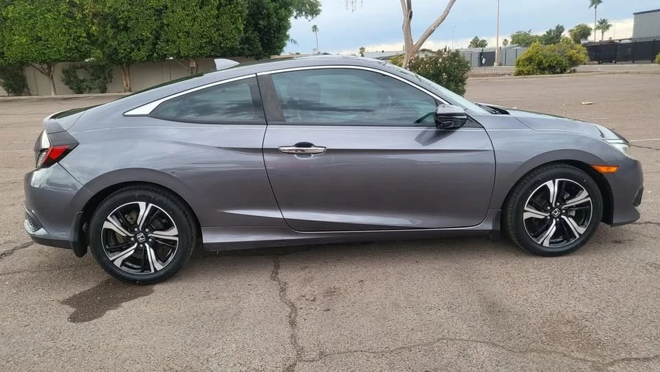 2016 Honda Civic 10th Gen - Image 10 of 20