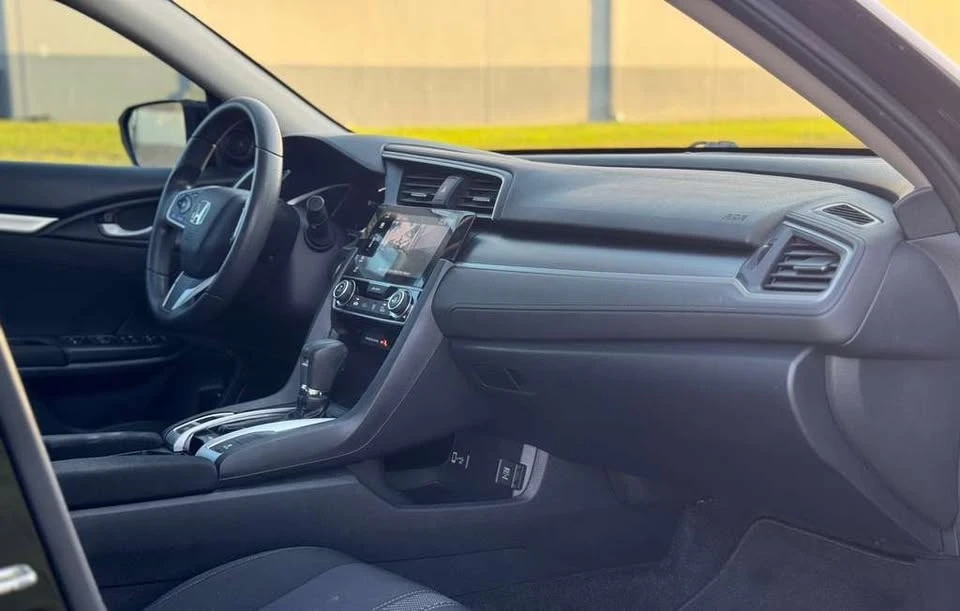 2016 Honda Civic 10th Gen - Image 10 of 12
