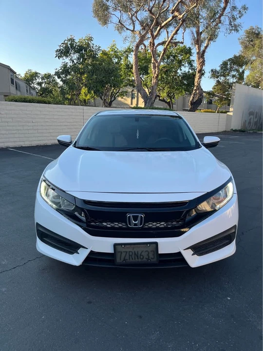 2016 Honda Civic 10th Gen - Image 2 of 10