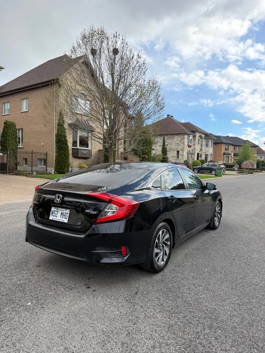 2016 Honda Civic 10th Gen - Image 5 of 9