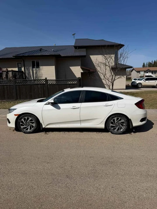 2016 Honda Civic 10th Gen - Image 4 of 8