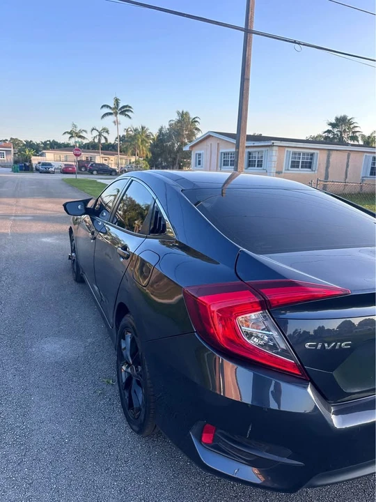 2016 Honda Civic 10th Gen - Image 4 of 16