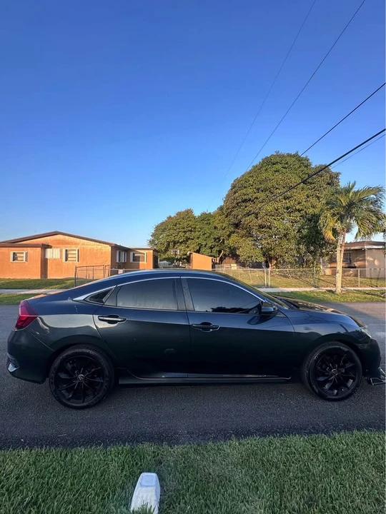 2016 Honda Civic 10th Gen - Image 7 of 16