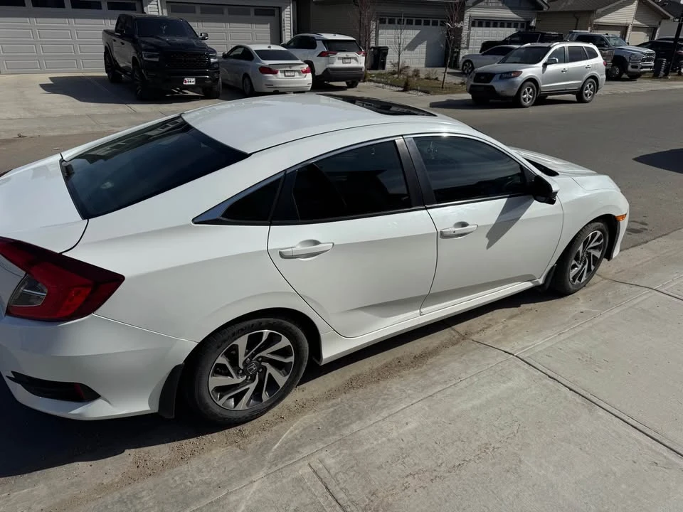 2016 Honda Civic 10th Gen - Image 5 of 7
