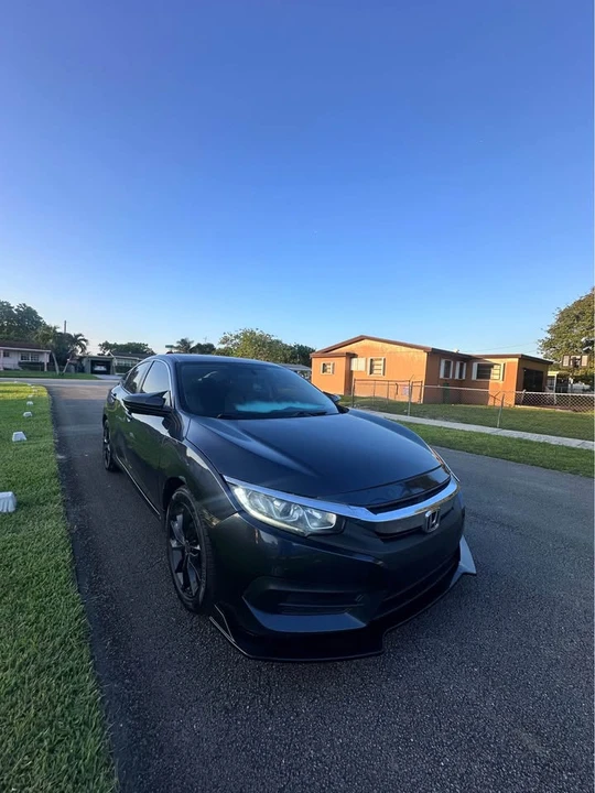 2016 Honda Civic 10th Gen - Image 8 of 16