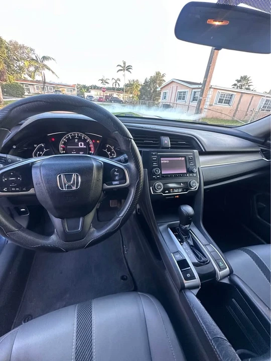 2016 Honda Civic 10th Gen - Image 10 of 16