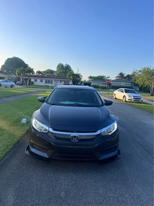 2016 Honda Civic 10th Gen - Image 2 of 16