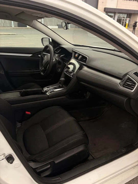 2016 Honda Civic 10th Gen - Image 9 of 11