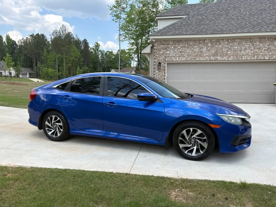 2016 Honda Civic 10th Gen - Image 5 of 12