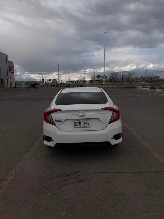 2016 Honda Civic 10th Gen - Image 7 of 11