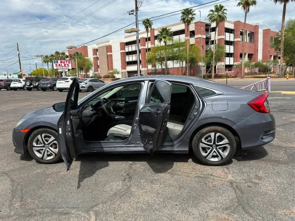 2016 Honda Civic 10th Gen - Image 10 of 19
