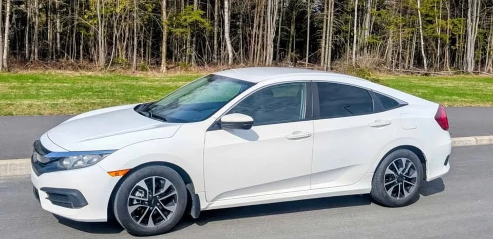 2016 Honda Civic 10th Gen - Image 4 of 5