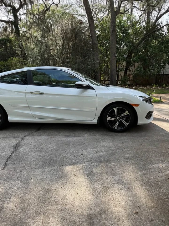 2016 Honda Civic 10th Gen - Image 4 of 18