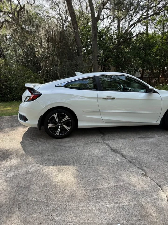 2016 Honda Civic 10th Gen - Image 5 of 18
