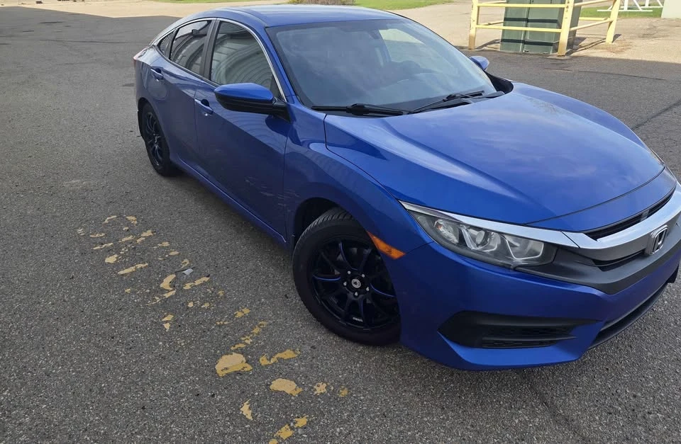 2016 Honda Civic 10th Gen - Image 3 of 16