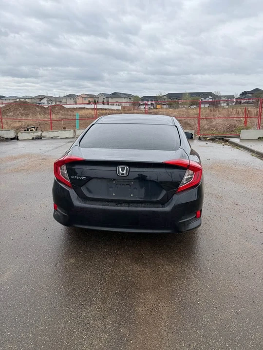 2016 Honda Civic 10th Gen - Image 8 of 11