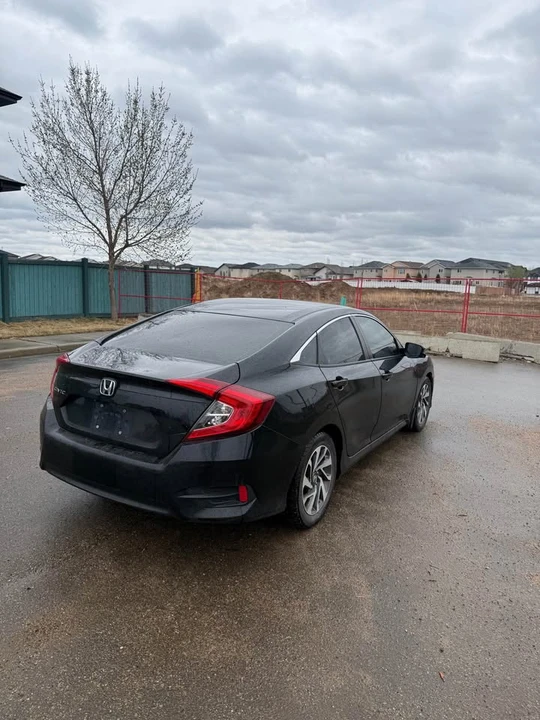 2016 Honda Civic 10th Gen - Image 7 of 11