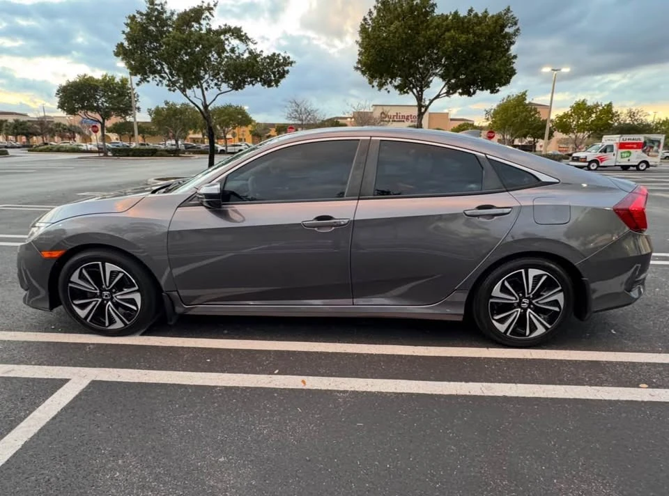 2016 Honda Civic 10th Gen - Image 2 of 6