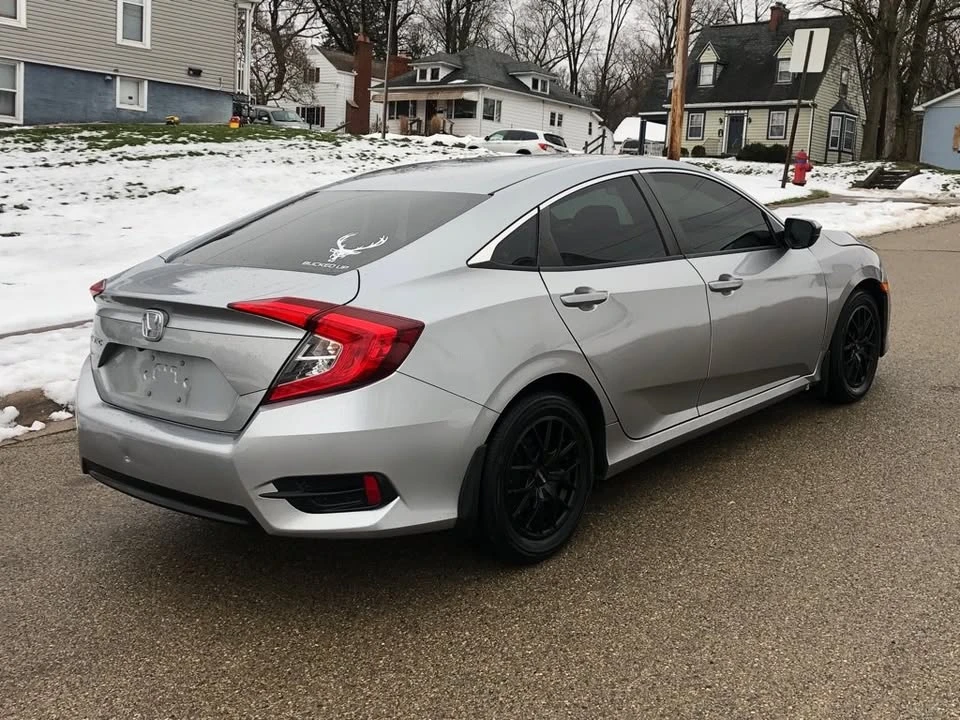 2016 Honda Civic 10th Gen - Image 5 of 14
