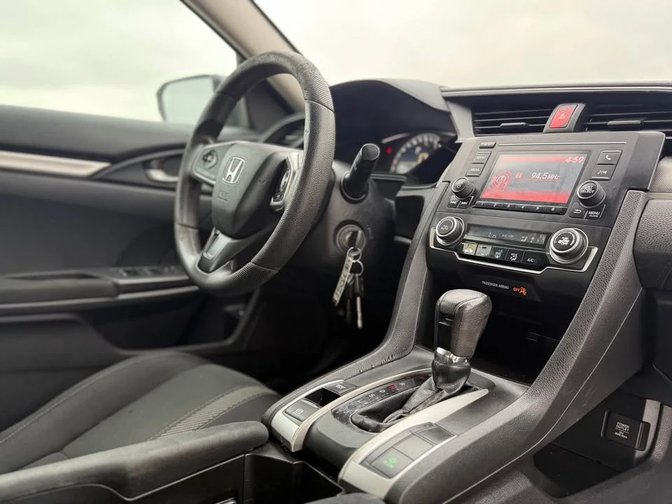2016 Honda Civic 10th Gen - Image 7 of 13
