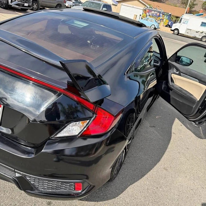 2016 Honda Civic 10th Gen - Image 2 of 7