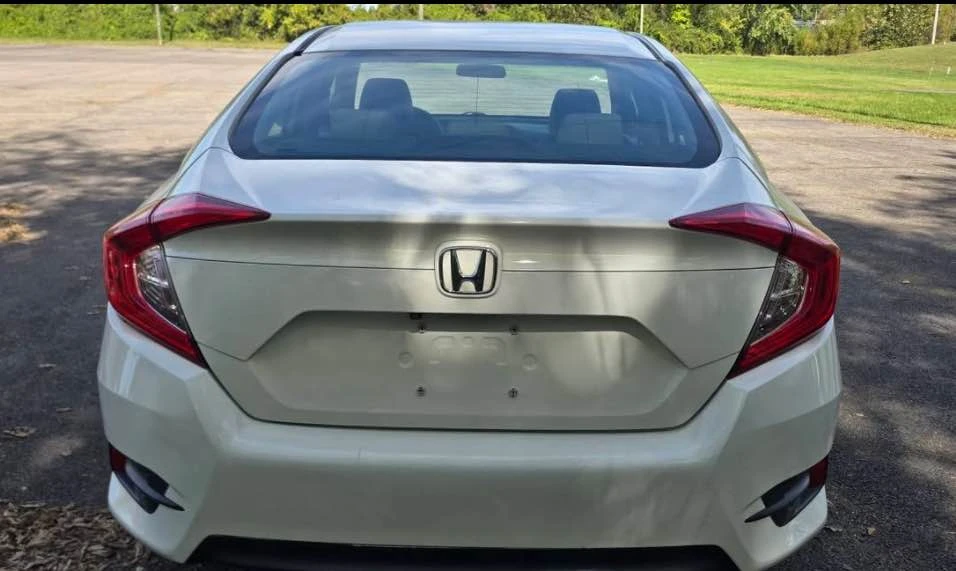 2016 Honda Civic 10th Gen - Image 4 of 8