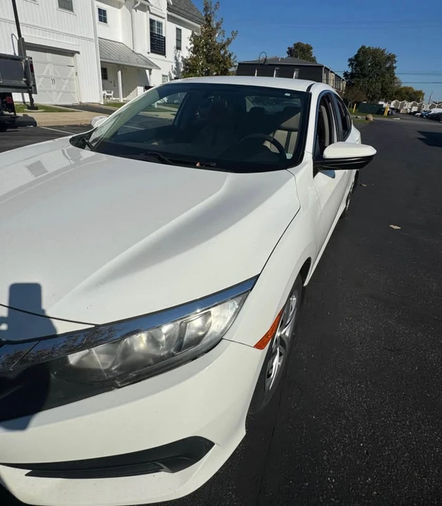 2016 Honda Civic 10th Gen - Image 2 of 8
