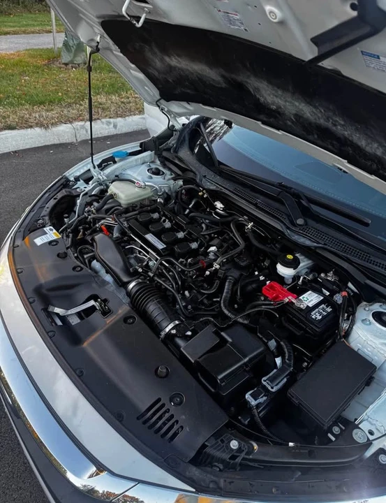 2016 Honda Civic 10th Gen - Image 5 of 8