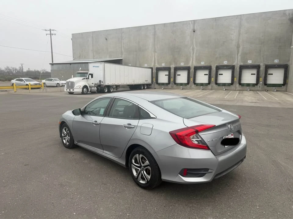 2016 Honda Civic 10th Gen - Image 3 of 11