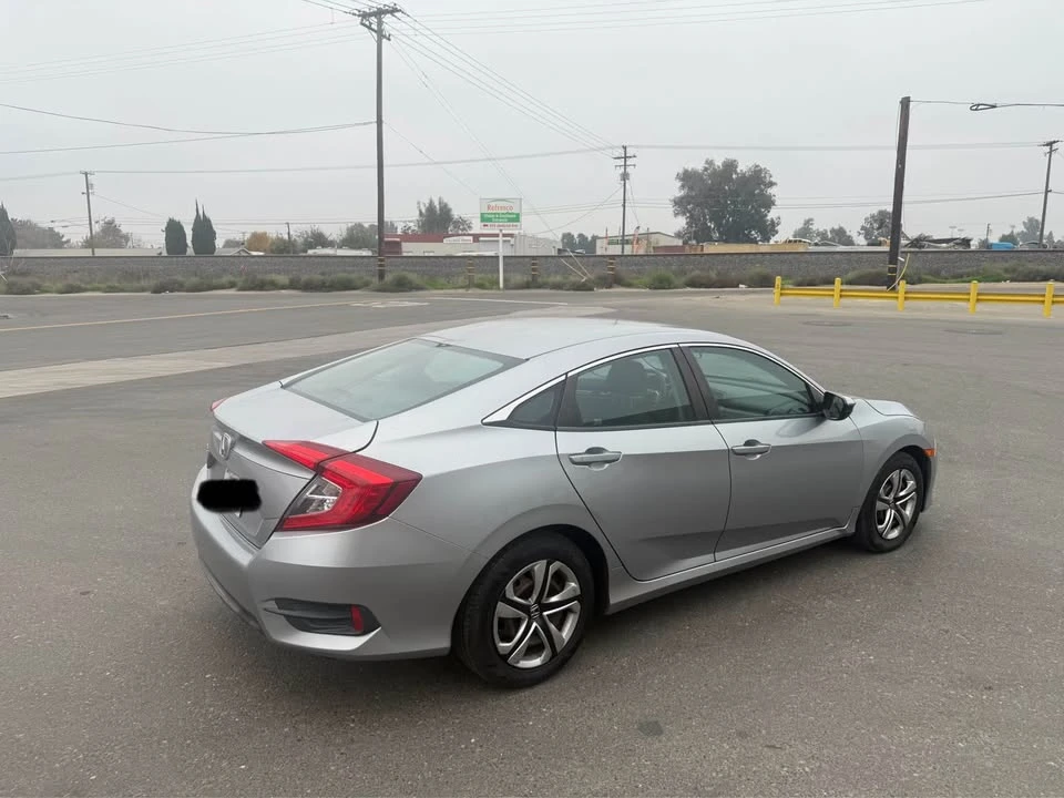 2016 Honda Civic 10th Gen - Image 4 of 11