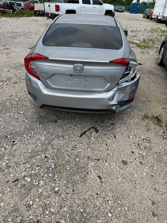 2016 Honda Civic 10th Gen - Image 4 of 6
