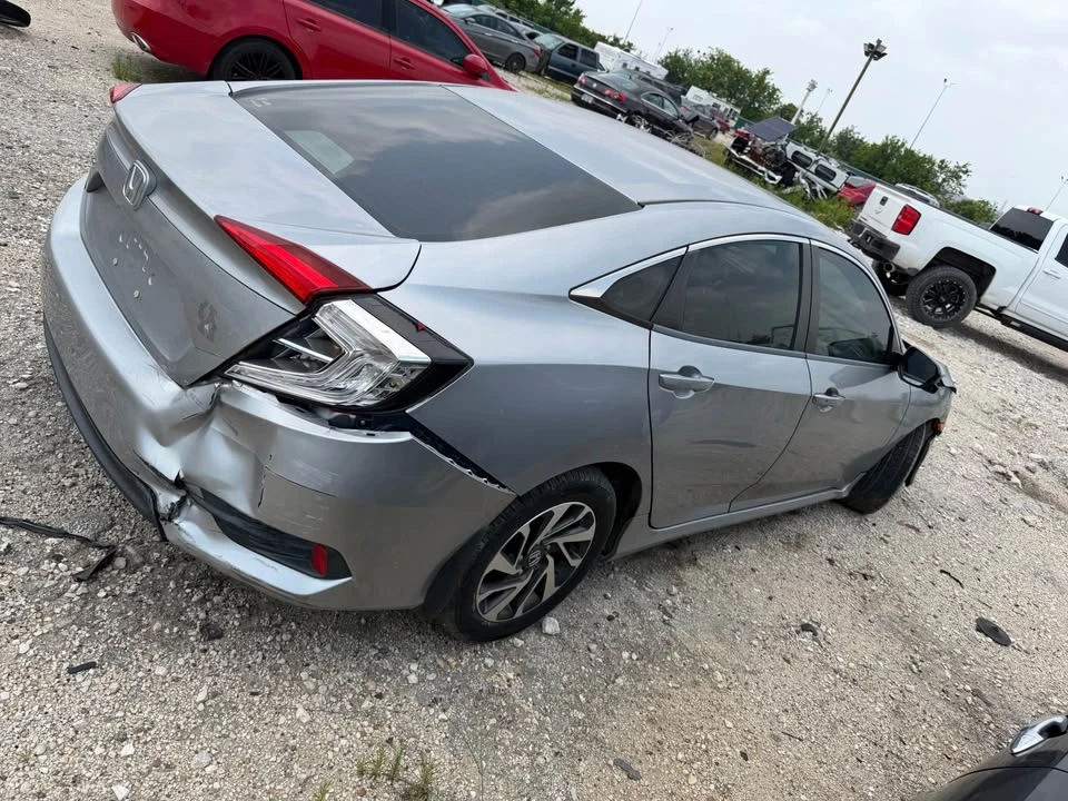 2016 Honda Civic 10th Gen - Image 3 of 6