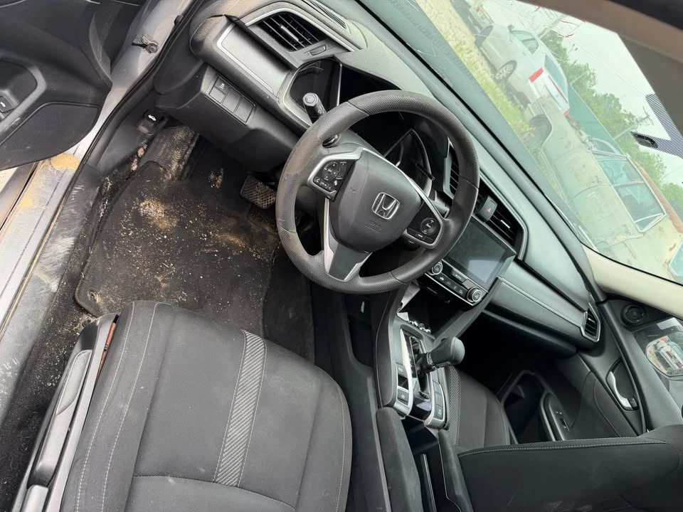 2016 Honda Civic 10th Gen - Image 2 of 6