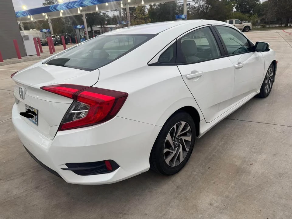 2016 Honda Civic 10th Gen - Image 6 of 12