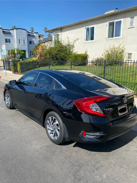 2016 Honda Civic 10th Gen - Image 5 of 11