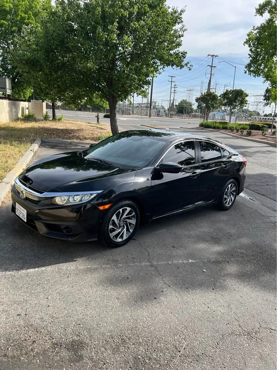 2016 Honda Civic 10th Gen - Image 2 of 8