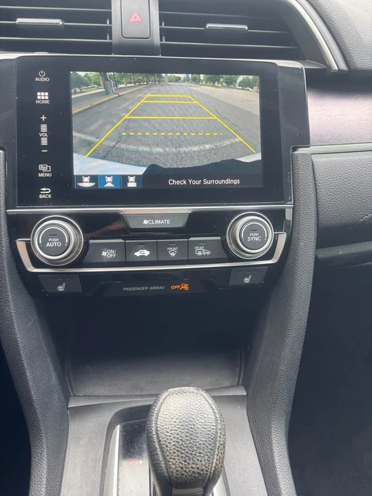 2016 Honda Civic 10th Gen - Image 12 of 17