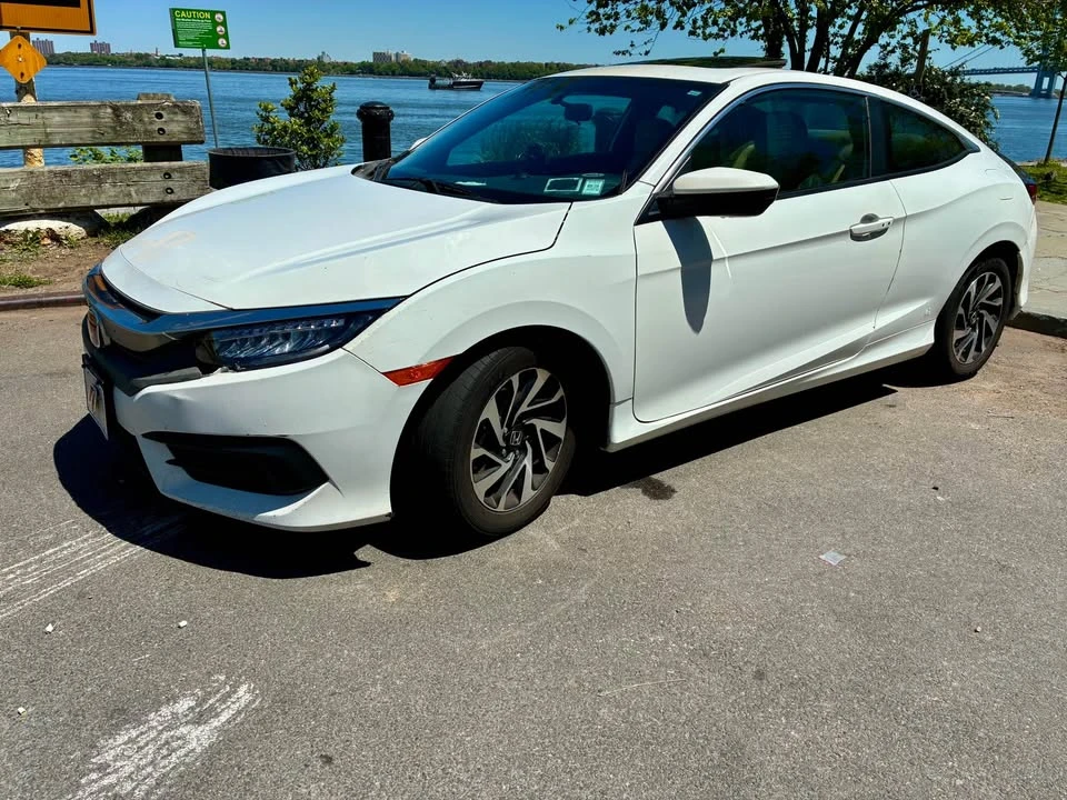 2016 Honda Civic 10th Gen - Image 2 of 6