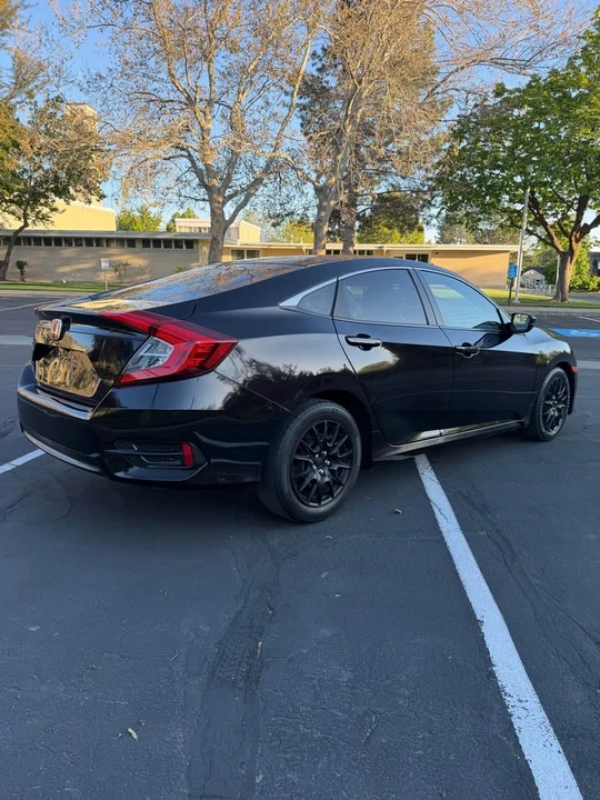 2016 Honda Civic 10th Gen - Image 5 of 16